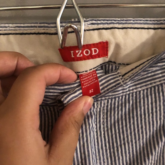 100% cotton blue & white striped IZOD shorts - Picture 2 of 3